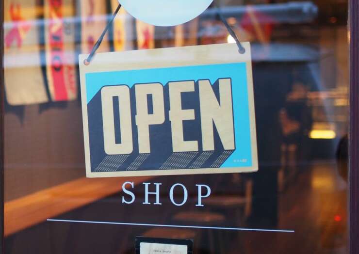 How to Upsell and Cross-Sell in Retail: 6 Pointers to Implement in your Store